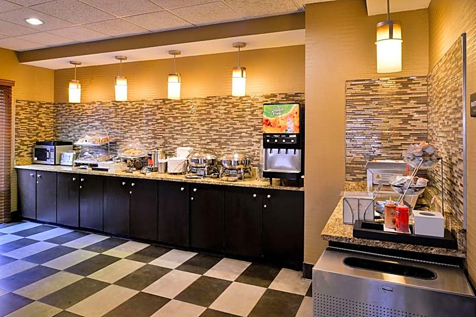 Best Western Plus Wichita West Airport Inn