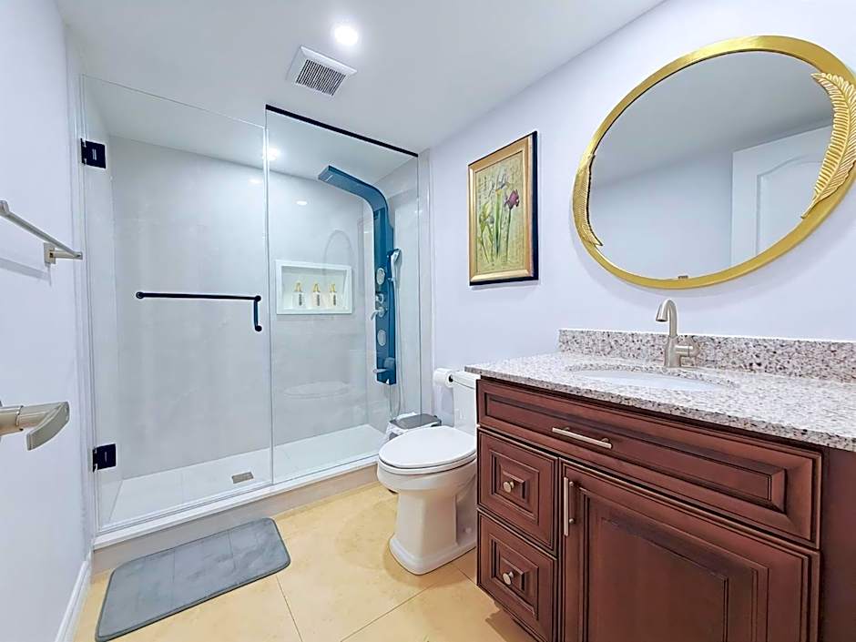Cozy Rooms in Bright Walkout Suite - Newly Renovated in 2026