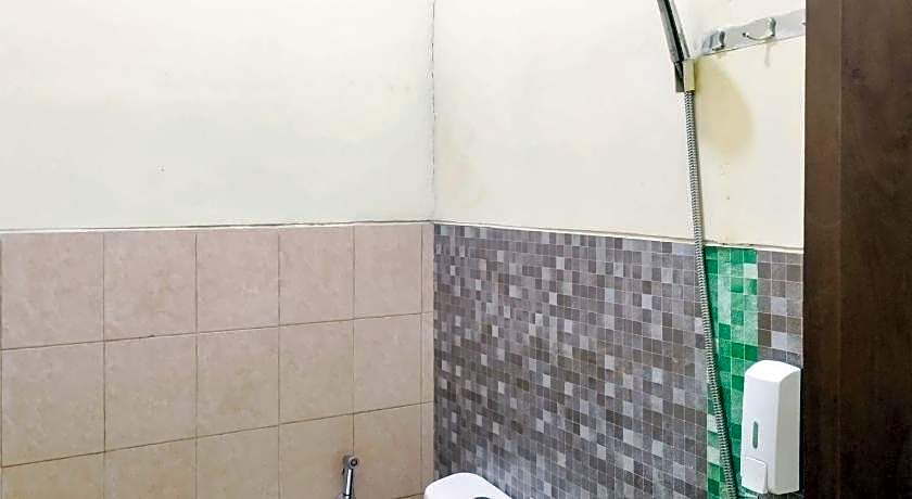 OYO 1804 Guest House Oema'h Opa