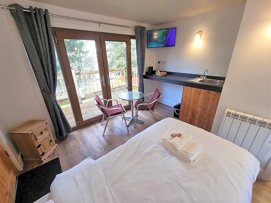 Roy Bridge Hotel