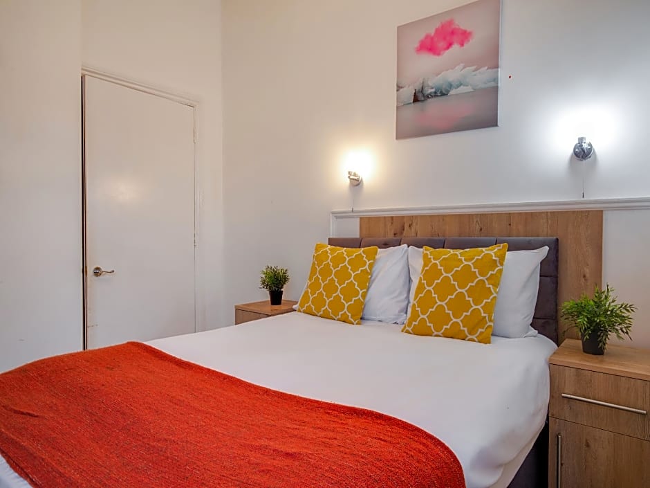 OYO TamTam Acton Hotel