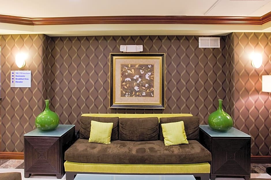 Holiday Inn Express Hotel & Suites Woodland Hills By IHG
