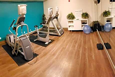 Holiday Inn Express Osage Beach - Lake of the Ozarks By IHG