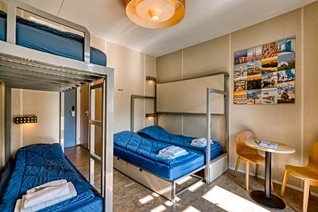 Quadruple Family Room with Terrace and Private Bathroom with Shower
