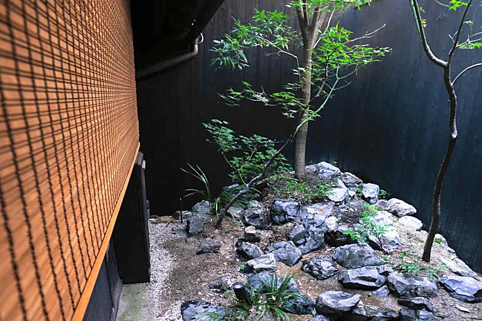 Rinn Machiya Kuon