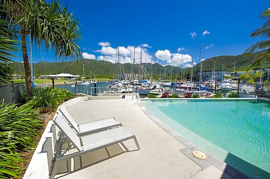 Blue on Blue Studio Room 1322