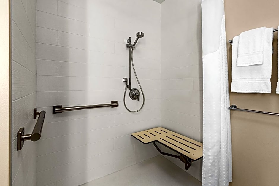 Holiday Inn Express & Suites - Ukiah By IHG