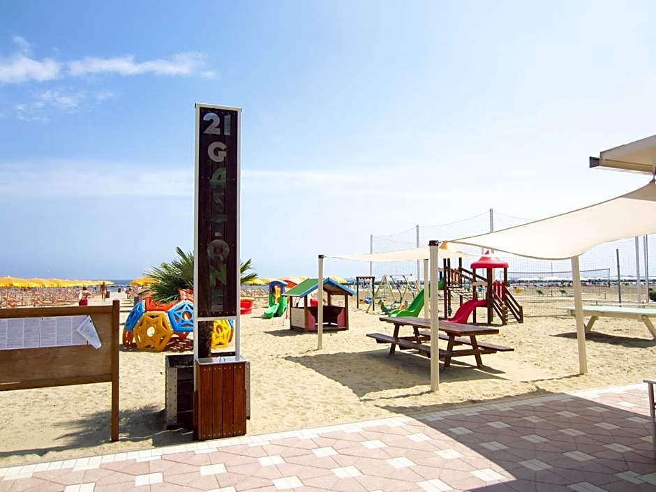 New & modern apartment on the sea