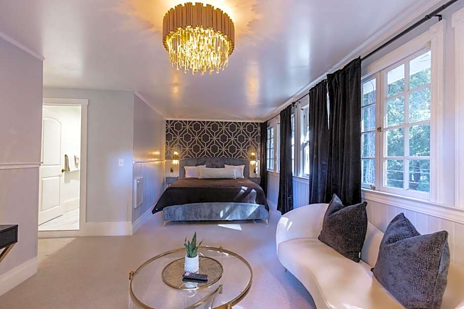 Photo 1 of 1 of Studio 1 King Bed