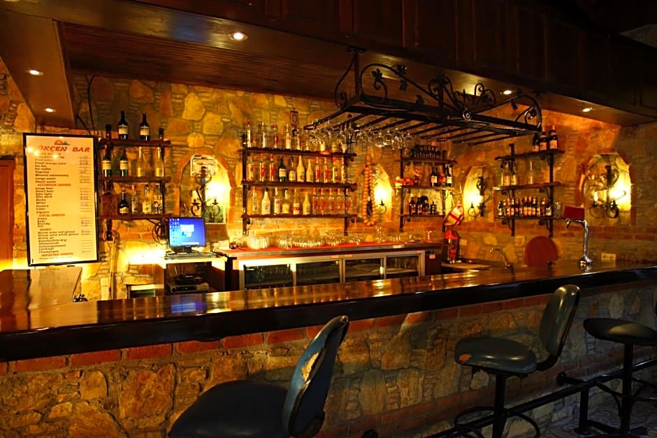 Gokcen Hotel & Apartments