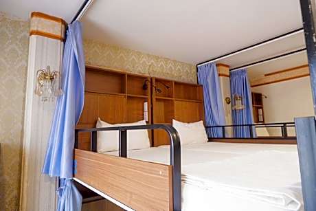 8-Bed Mixed Dormitory Room
