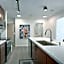 Luxary Condo Downtown Vancouver with free parking