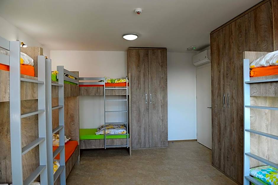 Foto 1 daripada 4 — Bed in 8-Bed Mixed Dormitory Room