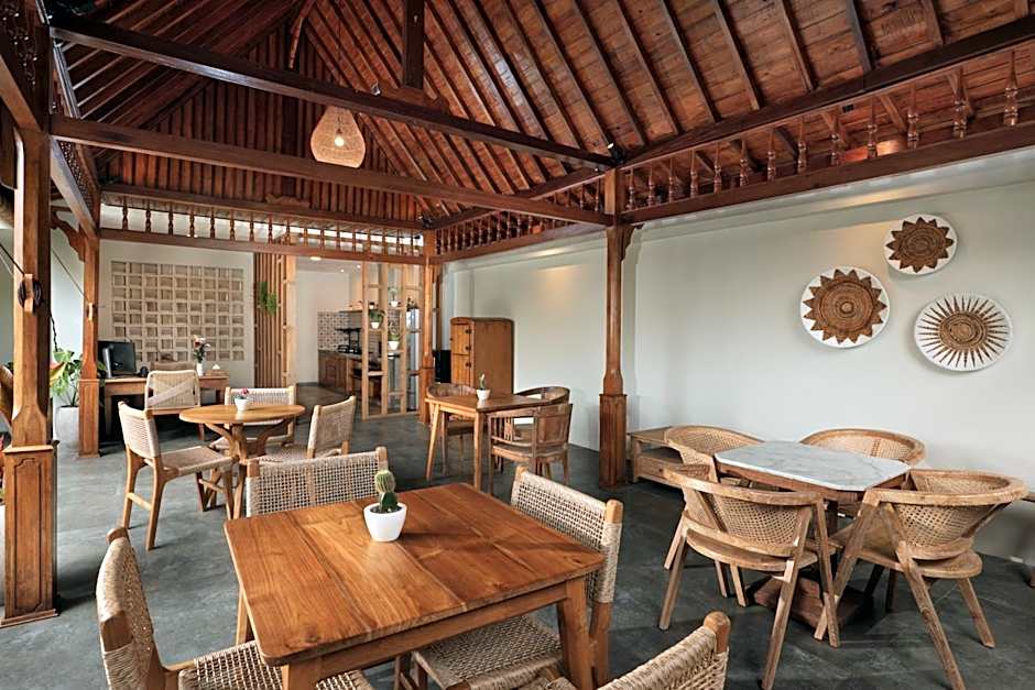 MAHALONA BALI STAY