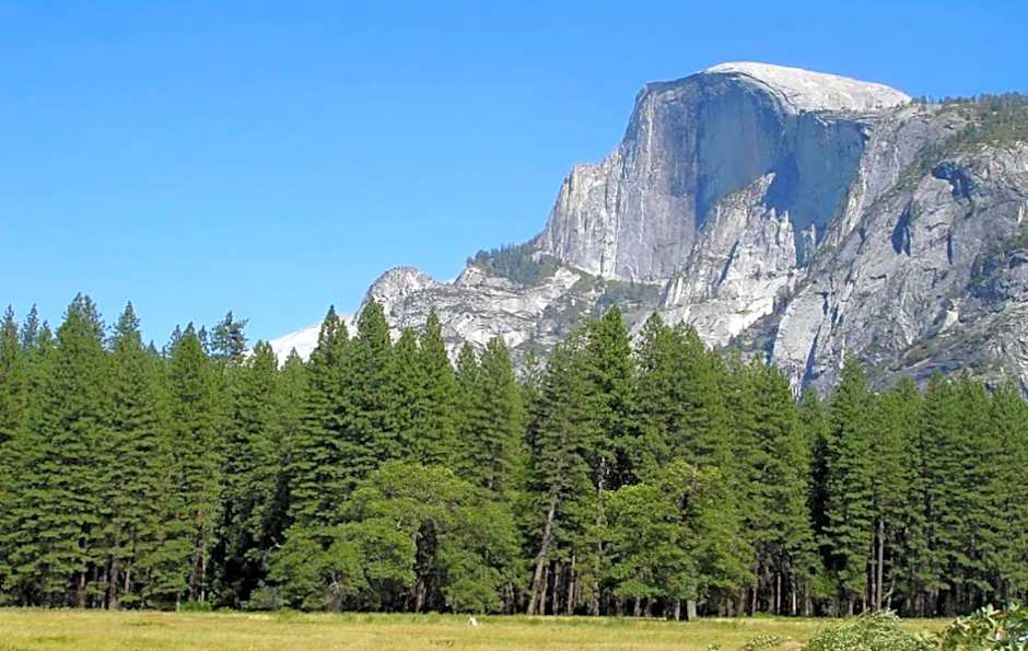 Empeiria High Sierra Hotel