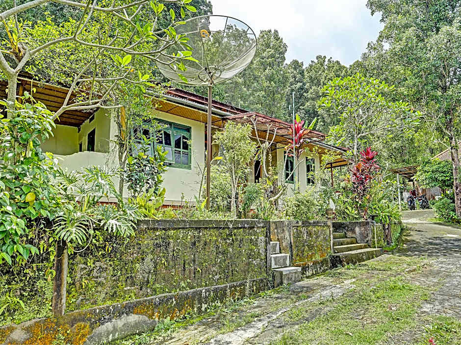 OYO Homes 91094 Desa Wisata Banyuatis