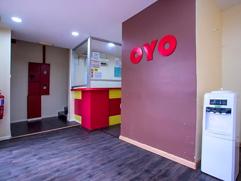 Hotel O Taj (seksyen 13)