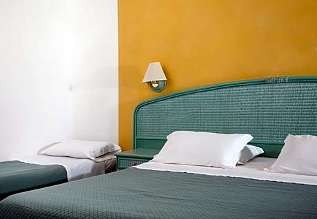 Triple Room with Balcony and Sea View