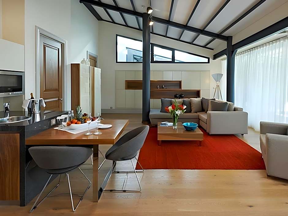 Tomtom Suites