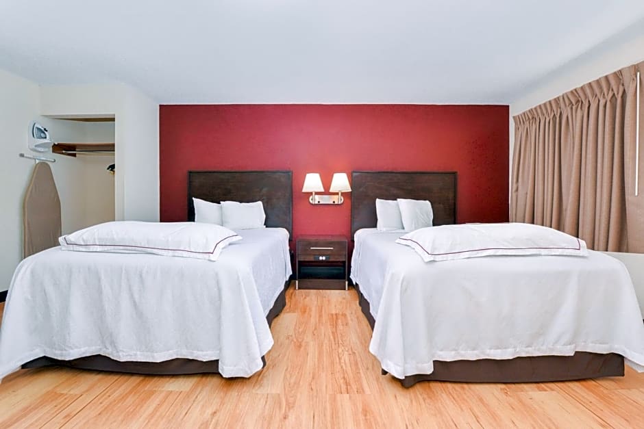 Red Roof Inn PLUS+ & Suites Guilford