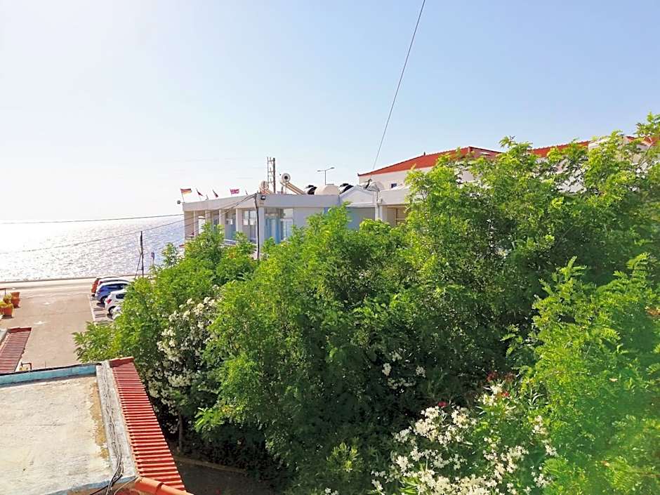 Seafront Studios and Apartments