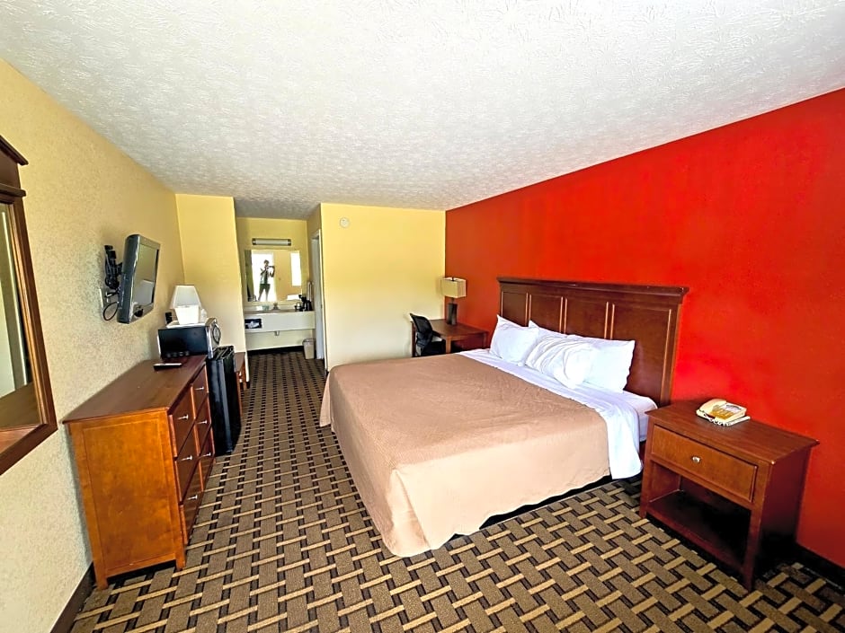 Garden Inn and Suites near Callaway Gardens Pine Mountain