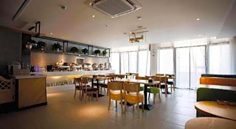 IU Hotels· Xincheng Haibing University Store
