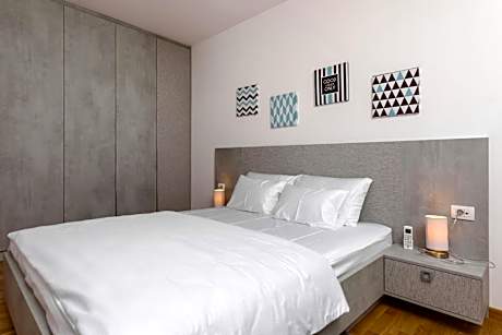 One-Bedroom Apartment with Balcony