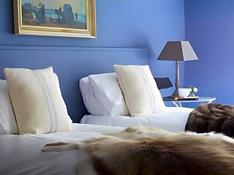 Double or Twin-Superior-Ensuite with Bath-Room 5