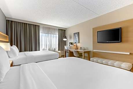 Queen Room with Two Queen Beds and Roll-In Shower - Accessible/Non Smoking