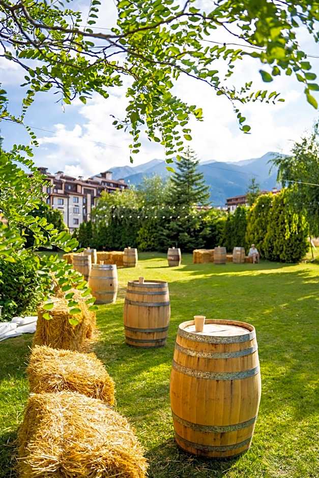 Parklands Hotel & Pool