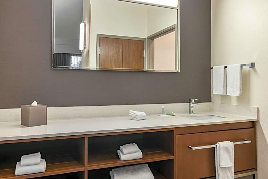 Courtyard by Marriott Fargo Moorhead, MN