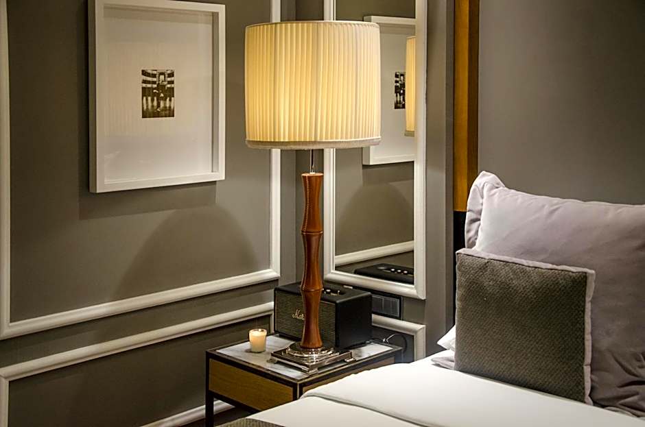 Browns Central Hotel