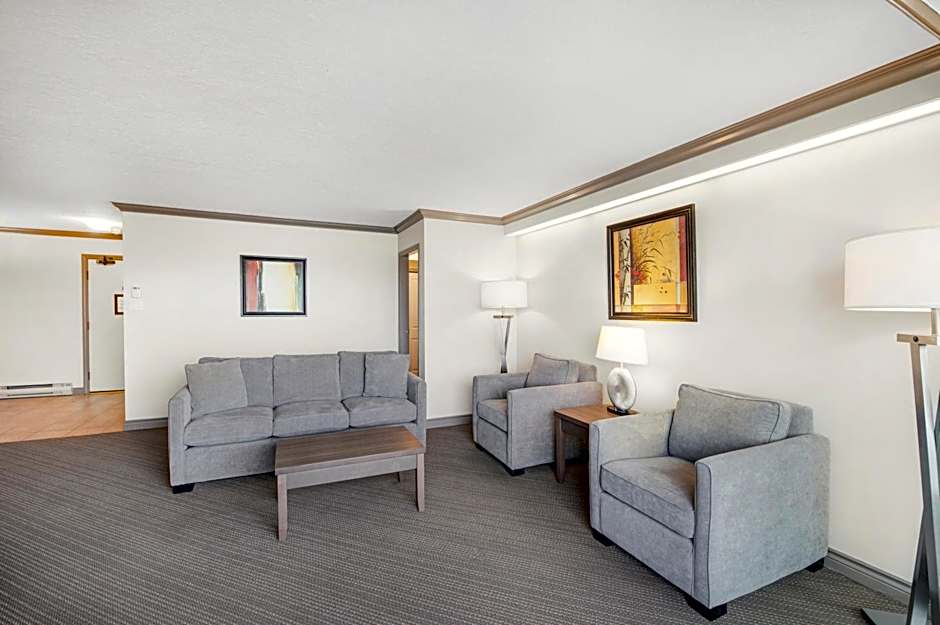 Victoria Regent Waterfront Hotel & Suites