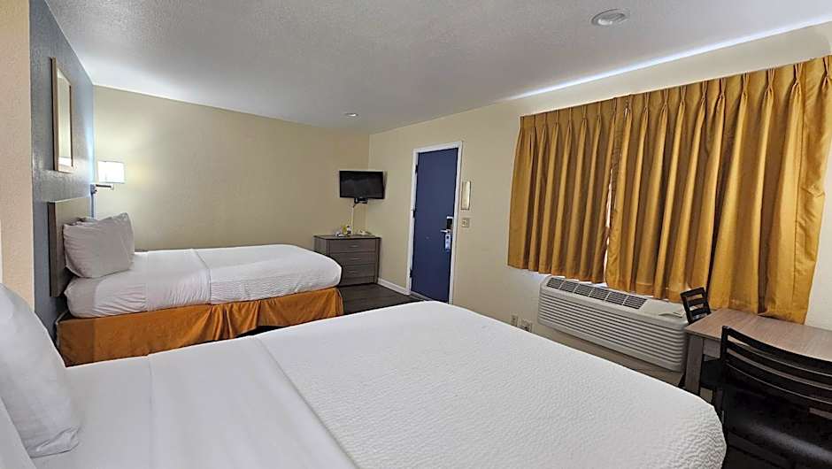 Travelodge by Wyndham Wenatchee