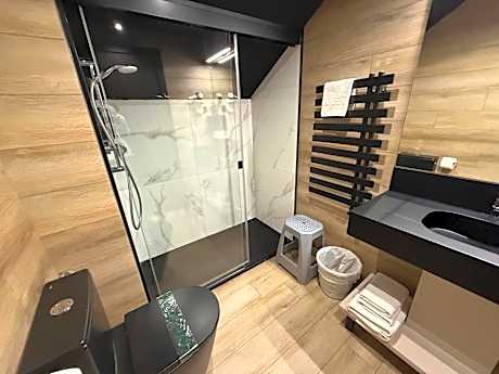 Triple Room (2 Adults + 1 Child)