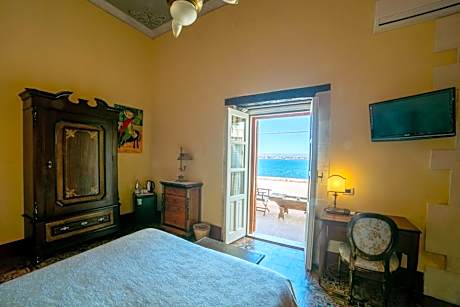 Junior Suite with Terrace and Sea View