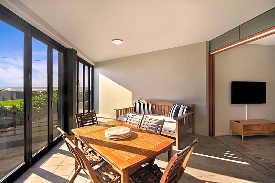 Lennox Holiday Apartments