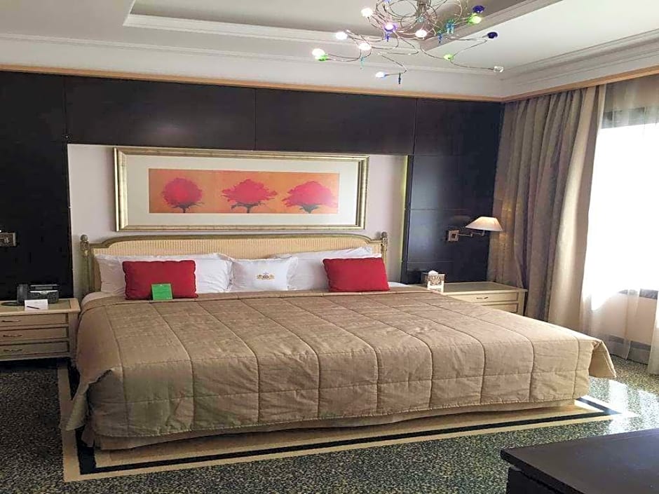 Le Bristol Hotel