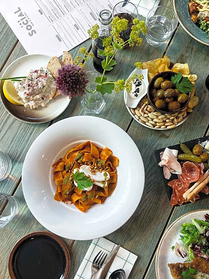 Clarion Hotel The Edge