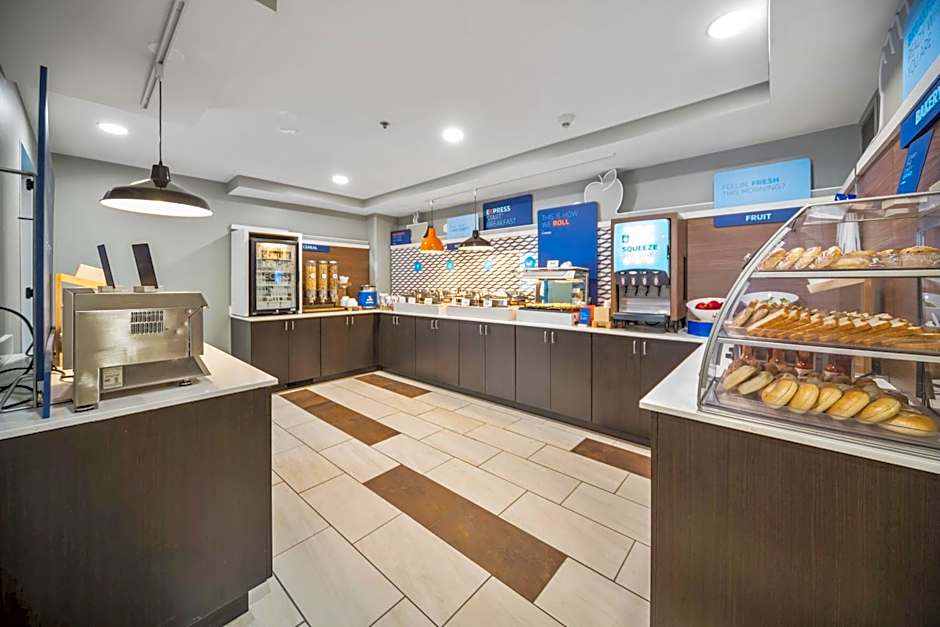 Holiday Inn Express Chicago Northwest-Vernon Hills By IHG