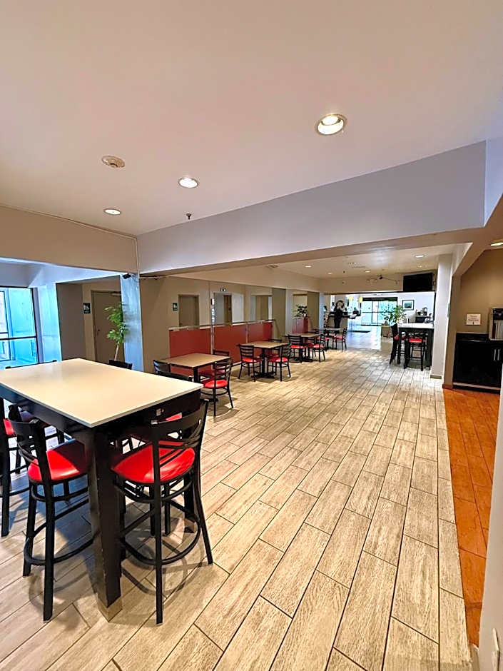 Ramada by Wyndham Glendale Heights/Lombard