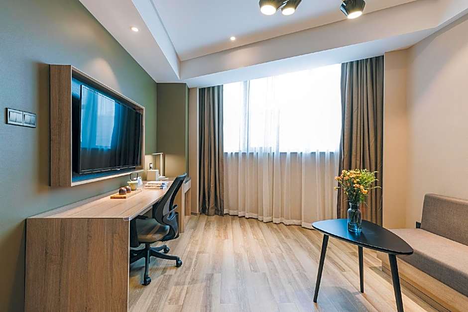 Atour Hotel (Yiwu International Trade City)