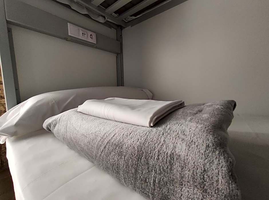 Black Swan Hostel Sevilla