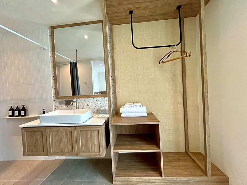 Shanti-Retreat Hotel