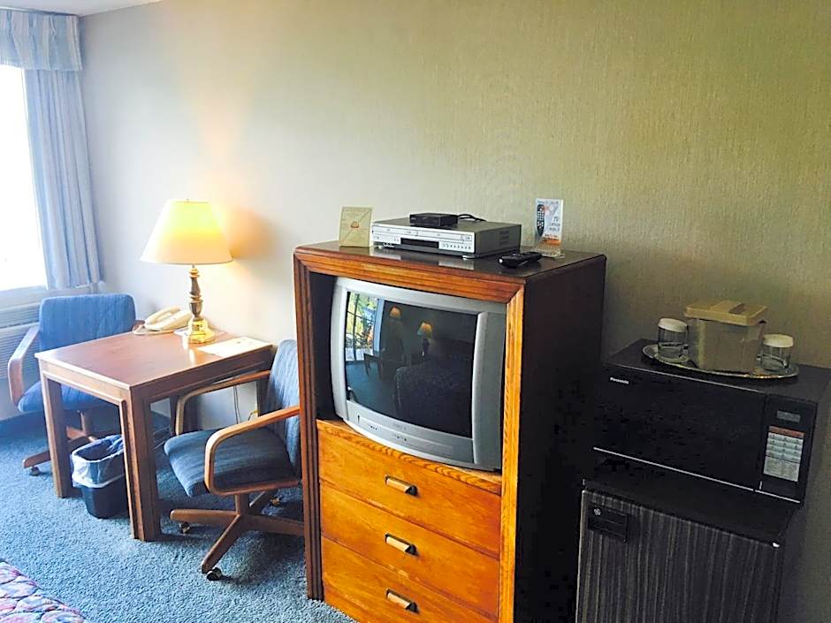 Flagship Inn