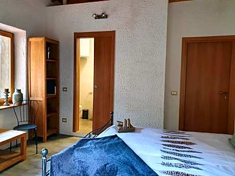 Deluxe Double Room with Shower