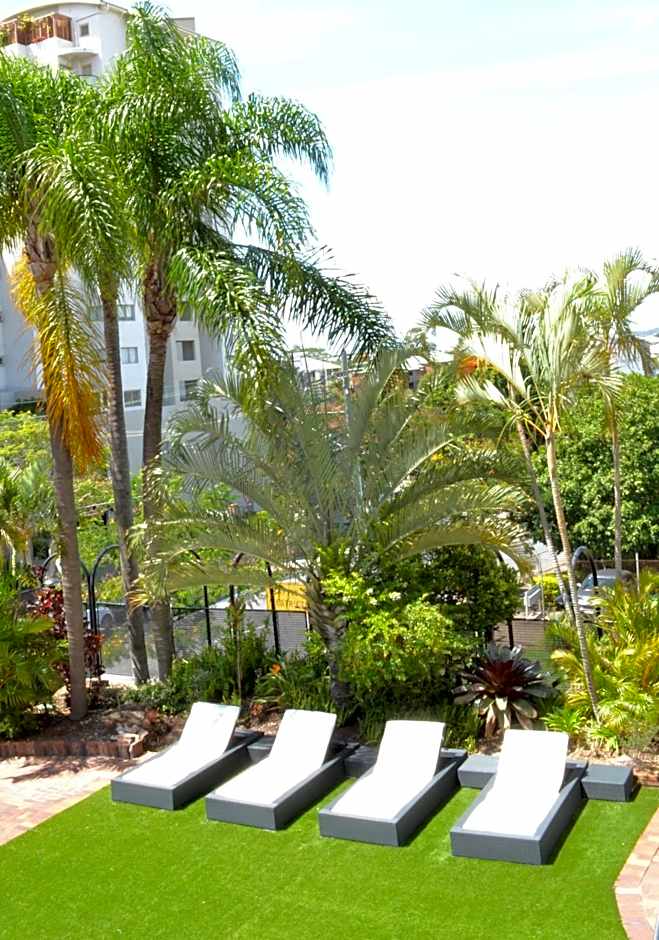 Hillcrest Apartment Hotel (formerly Central Hillcrest Apartments)