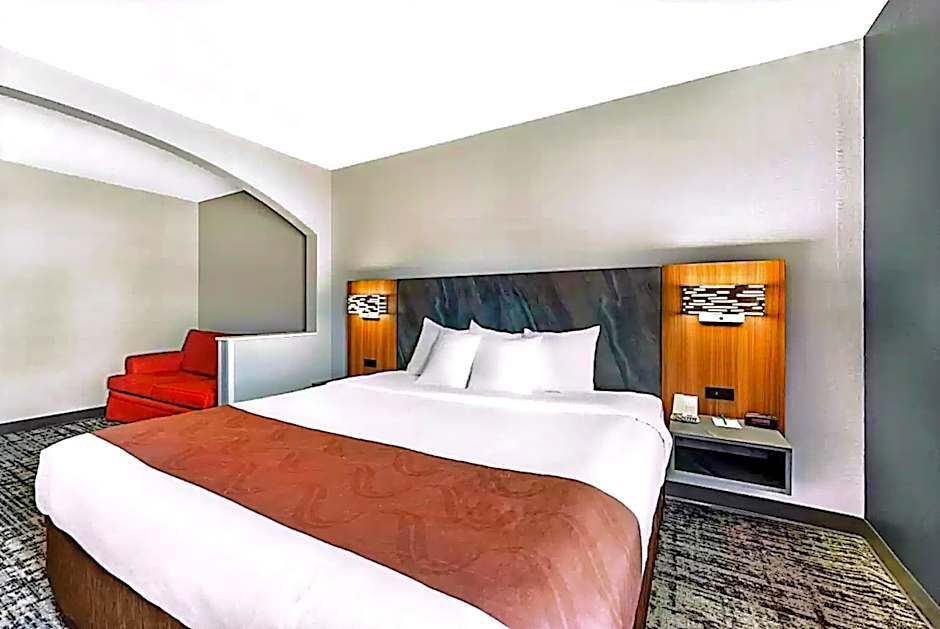 Quality Inn & Suites Manhattan