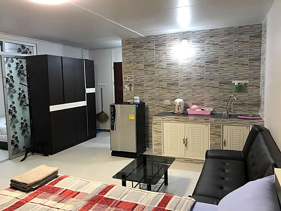 Muangthongthani Rental/Khun Dan
